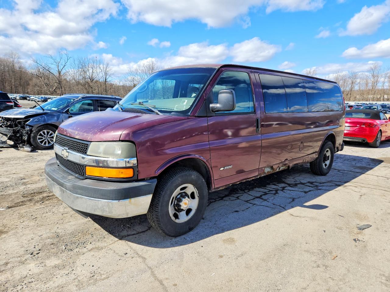 2005 CHEV Express VIN 1GAHG39U551224932 photo 1