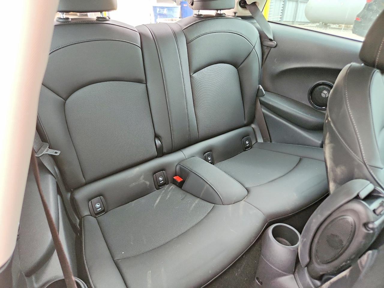 2024 Mini Cooper VIN WMW13DJ04R2U35300 photo 10