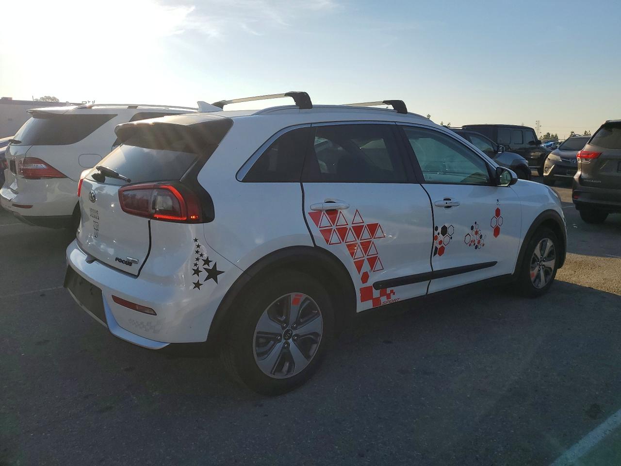 2019 Kia Niro VIN KNDCB3LC2K5284266 photo 3