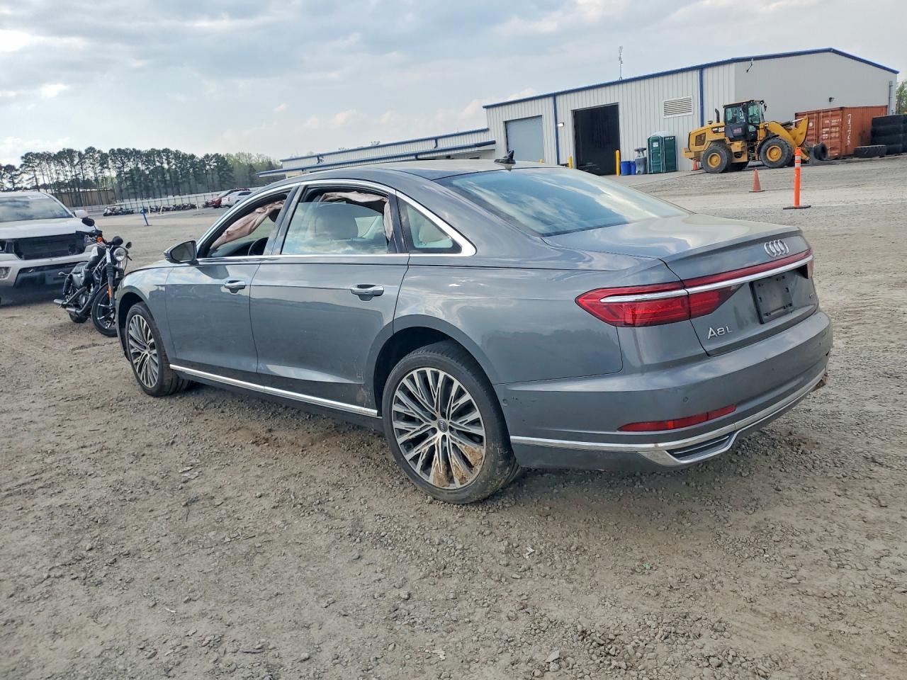 2019 Audi A8 VIN WAU8DAF88KN019778 photo 2