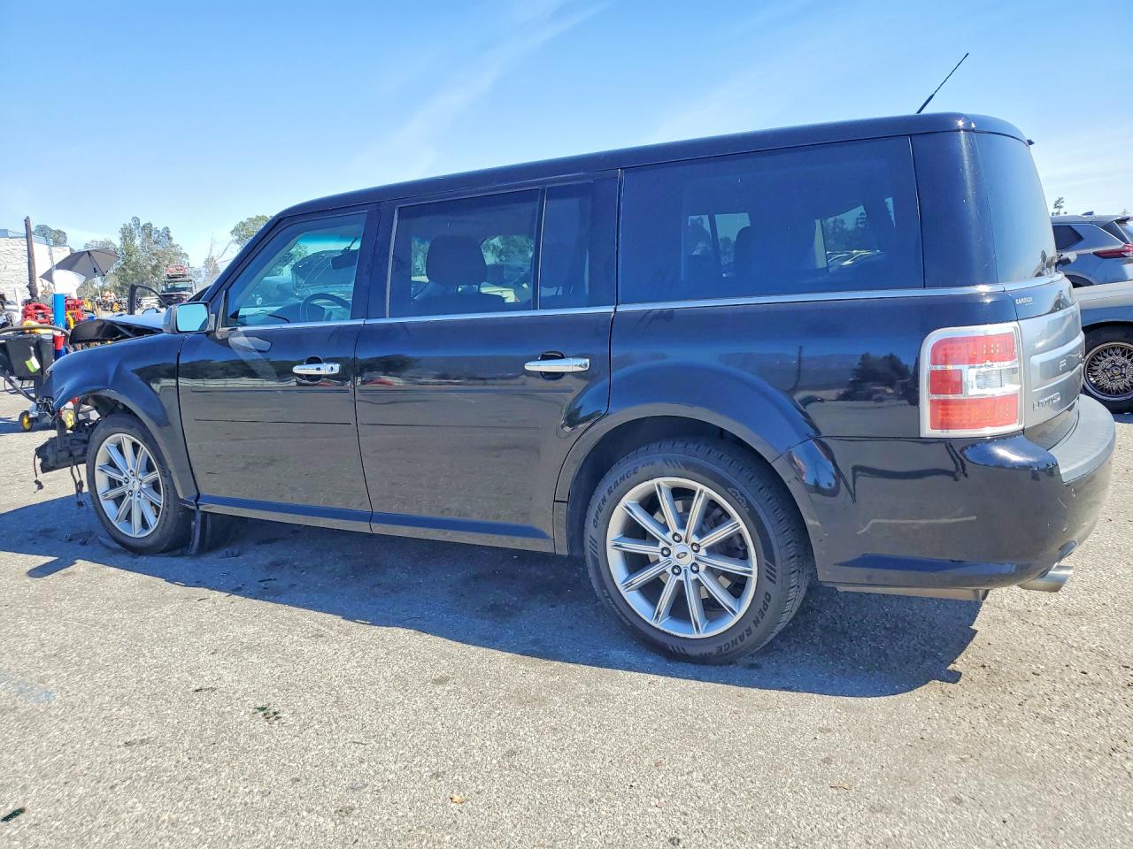 2018 Ford Flex VIN 2FMHK6D83JBA05897 photo 2