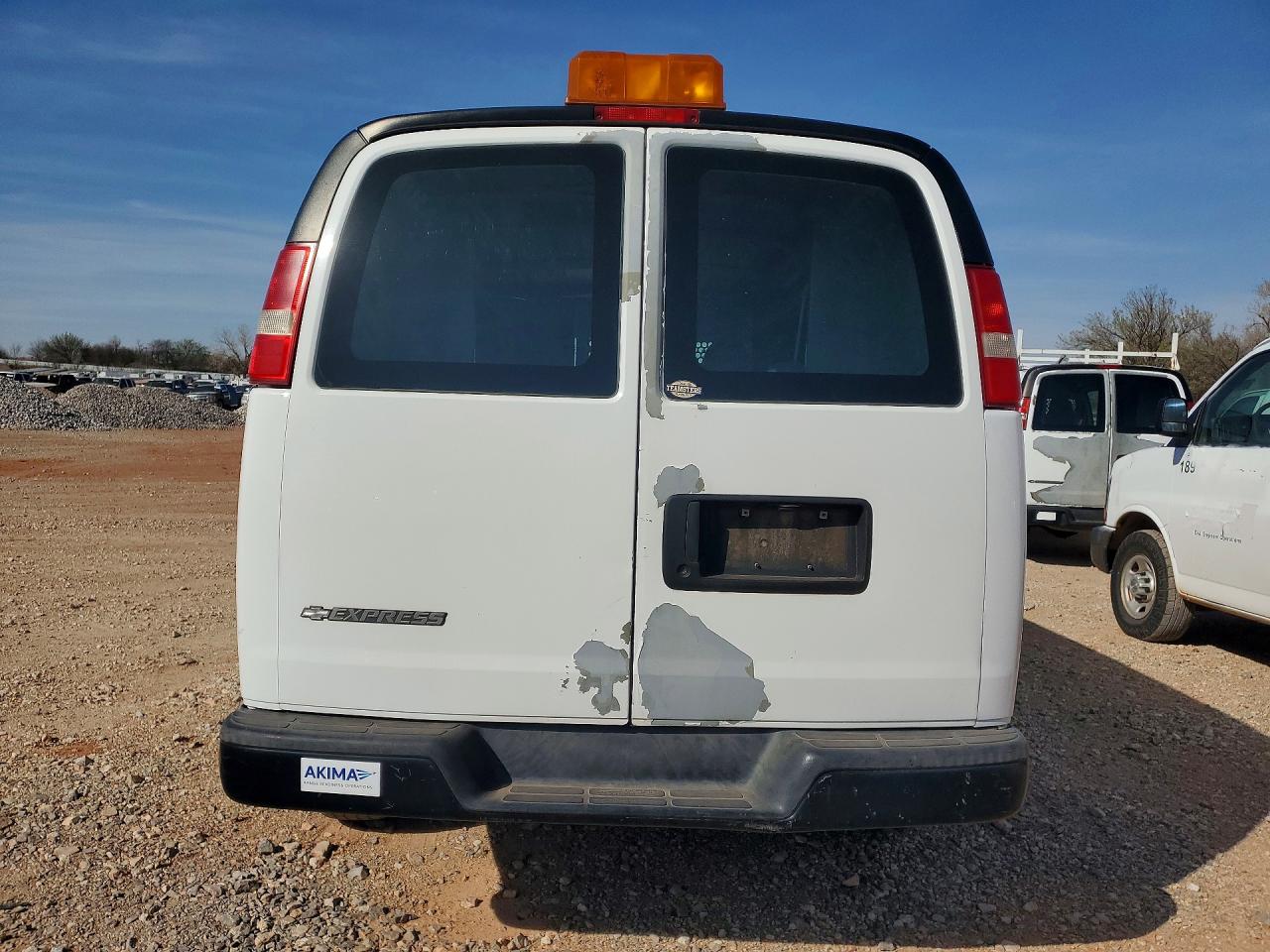 2008 Chevrolet Express VIN 1GCGG25C781136351 photo 6