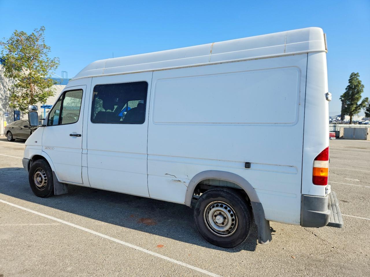 2005 Dodge Sprinter VIN WD0PD644155789442 photo 2