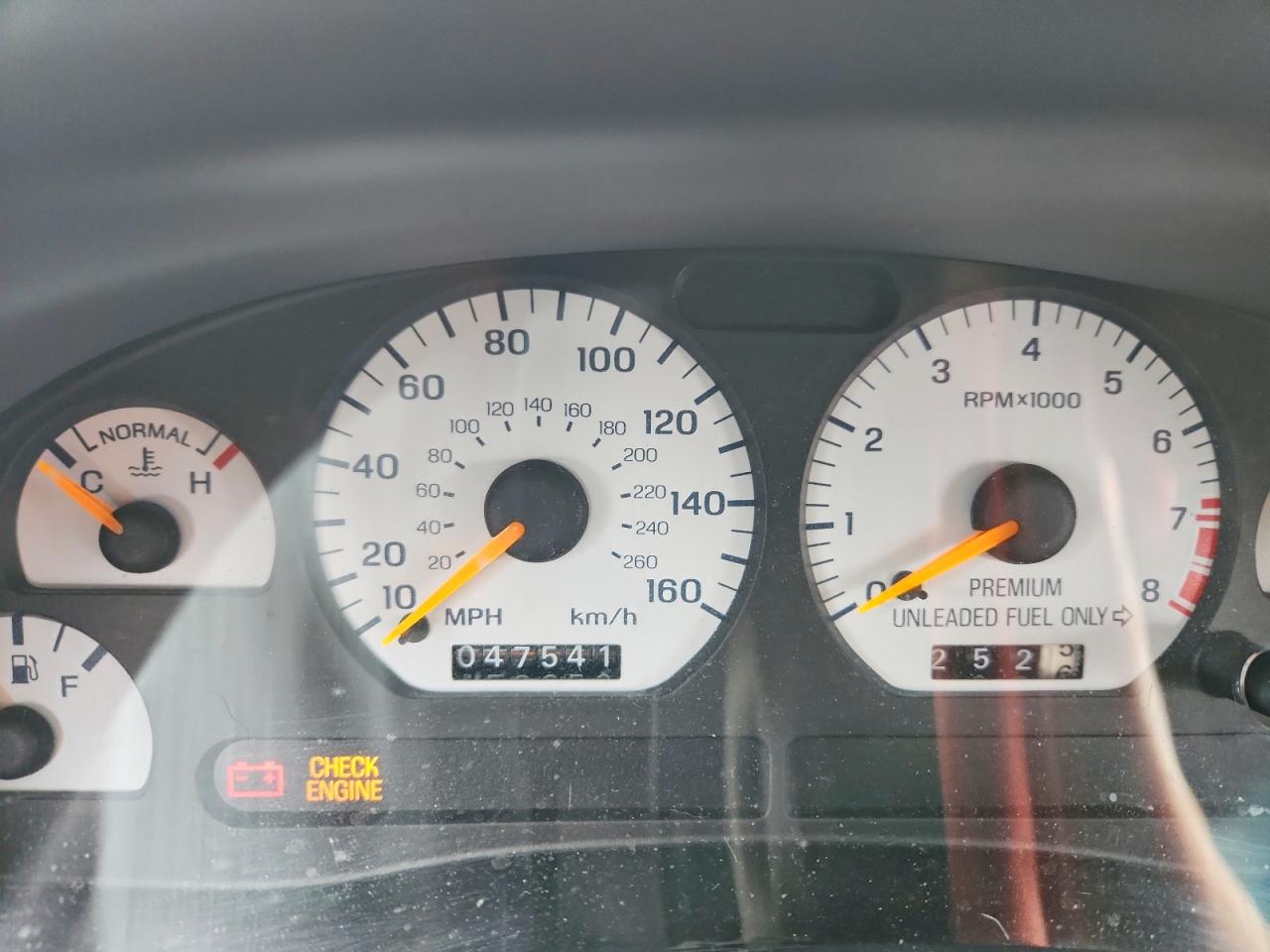1996 Ford Mustang VIN 1FALP47V7TF137204 photo 9