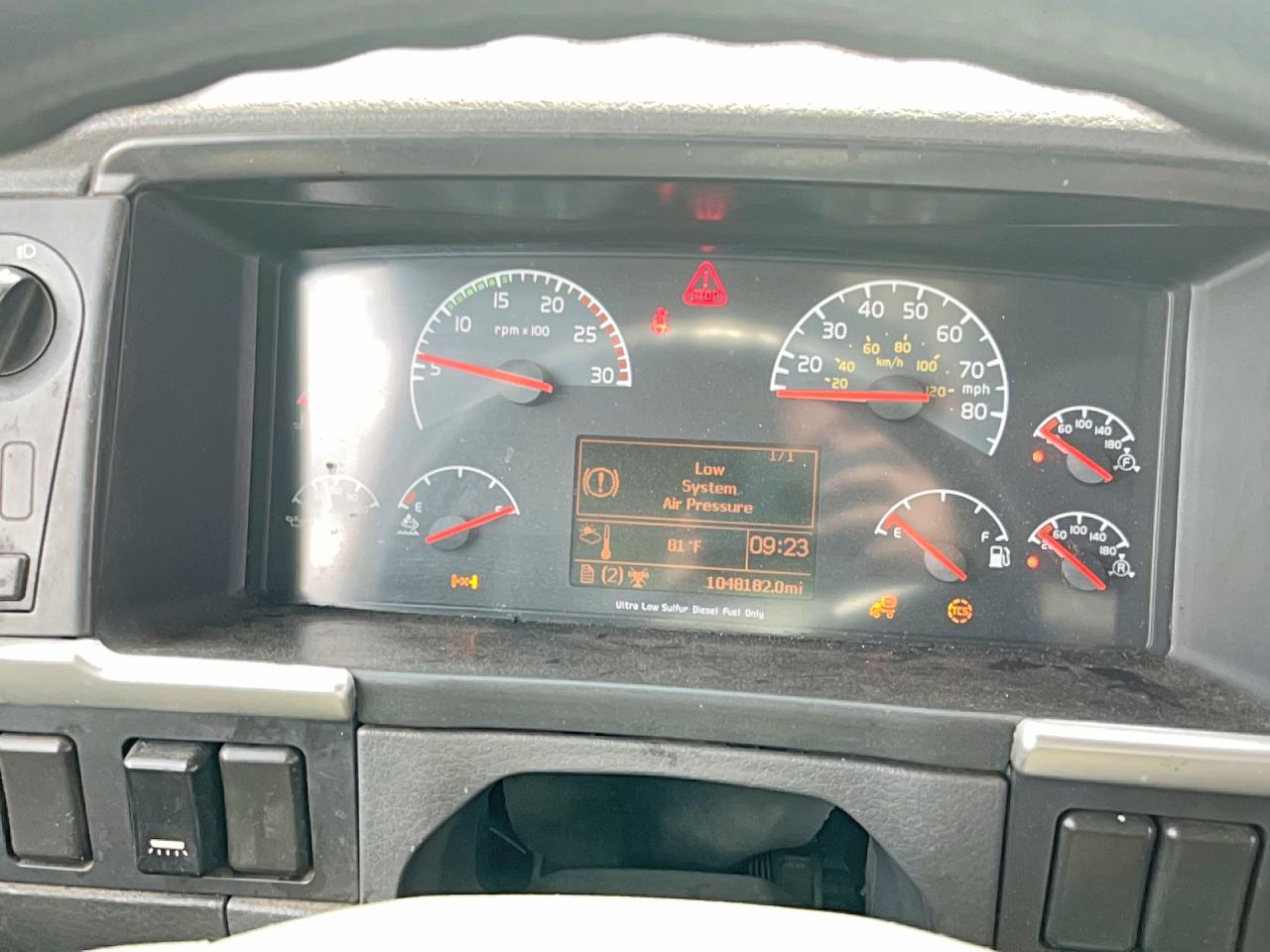 2012 Volvo Vn VIN 4V4NC9EH6CN543929 photo 8