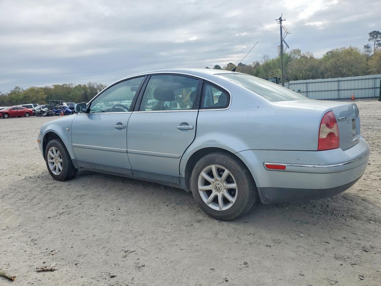 2004 Volkswagen Passat VIN WVWPD63BX4P040540 photo 2