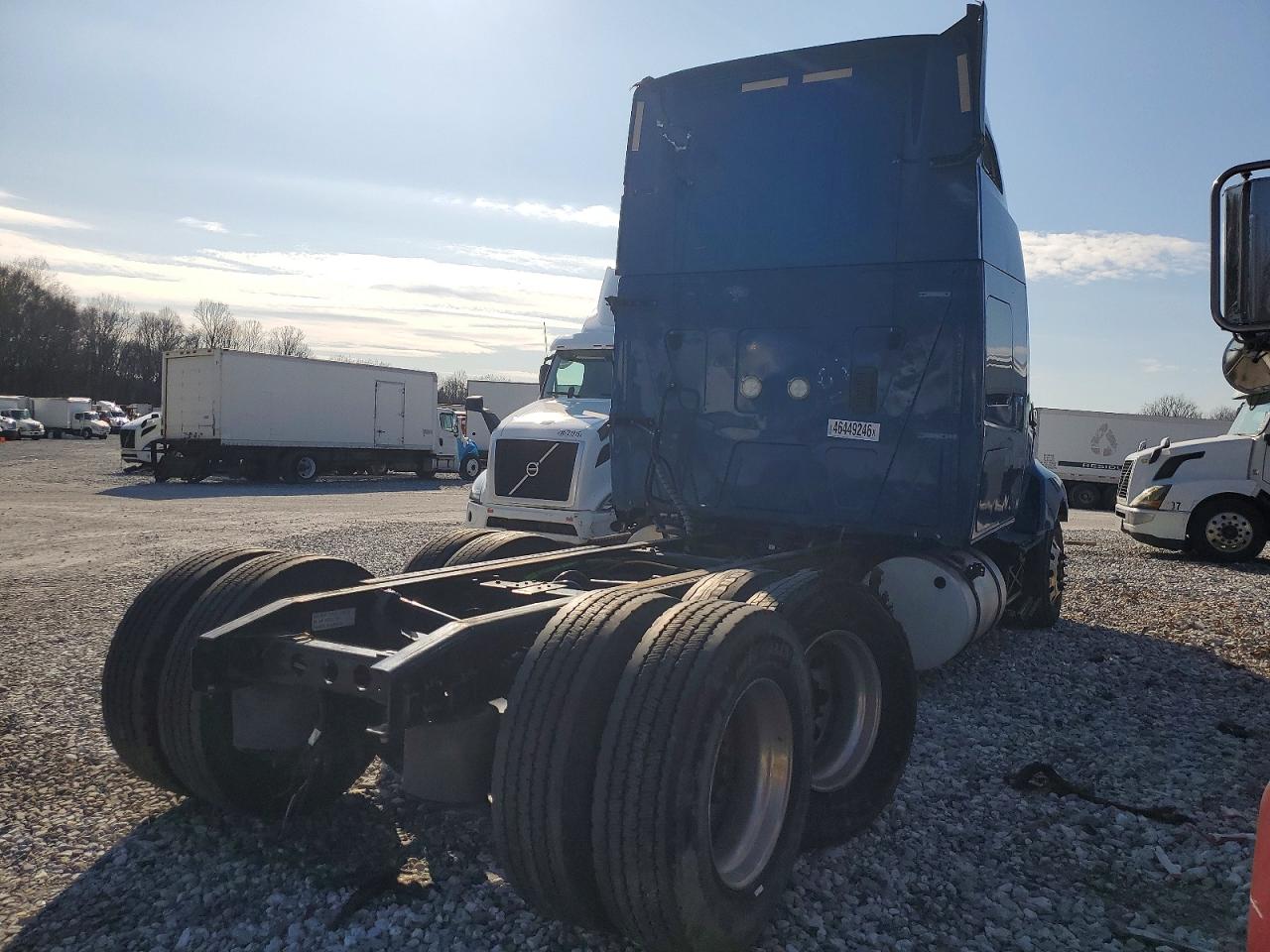 2023 International All models VIN 3HSDZAPR0PN181661 photo 4
