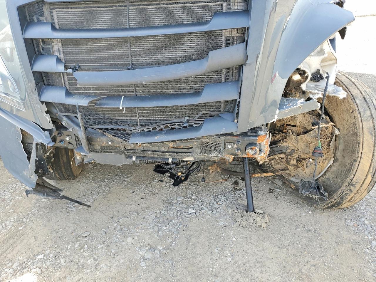 2026 FREIGHTLINER Cascadia VIN 3AKJHHDR6TSWS2560 photo 9
