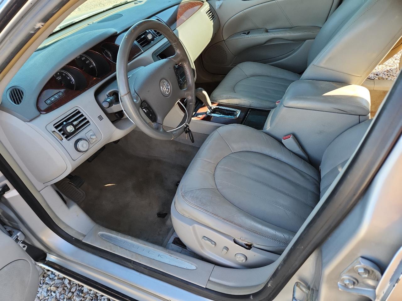 2010 Buick Lucerne VIN 1G4HC5EM2AU101632 photo 7