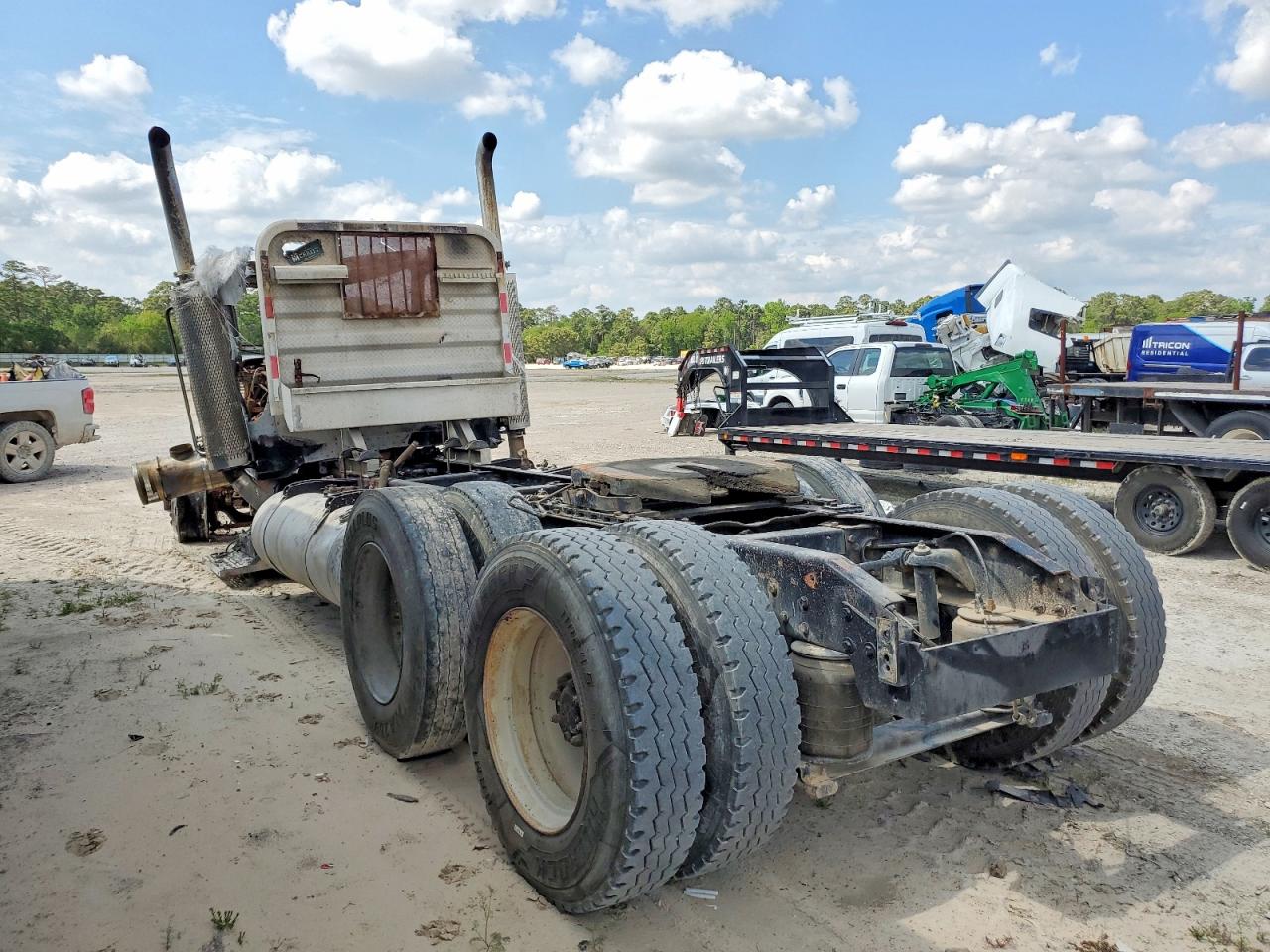 1999 PETERBILT All other VIN 1XPFDB9XXXD490832 photo 3
