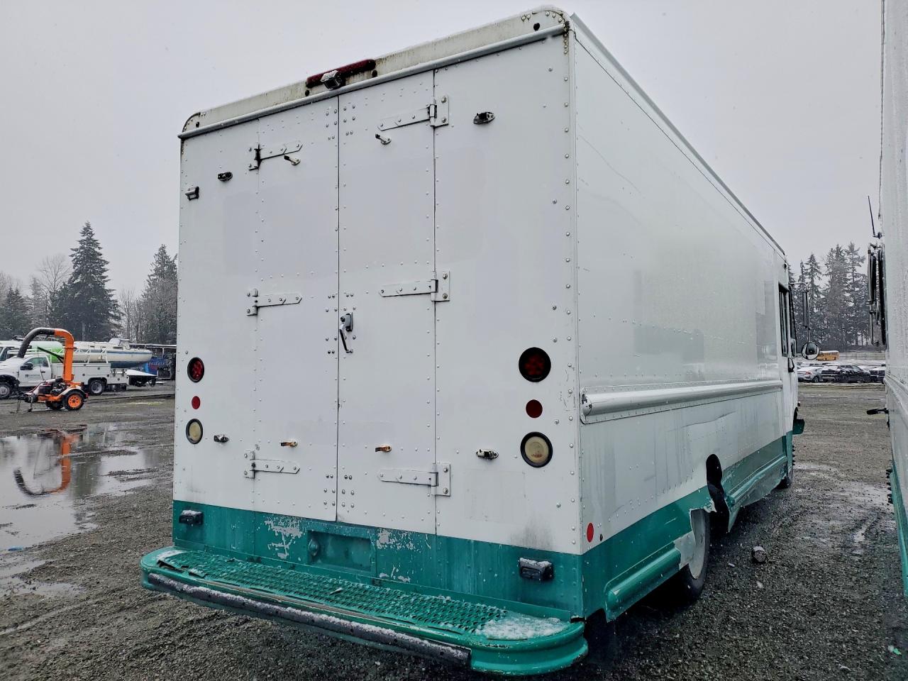 2009 WRKH Delivery t VIN 5B4KPD27293436730 photo 3