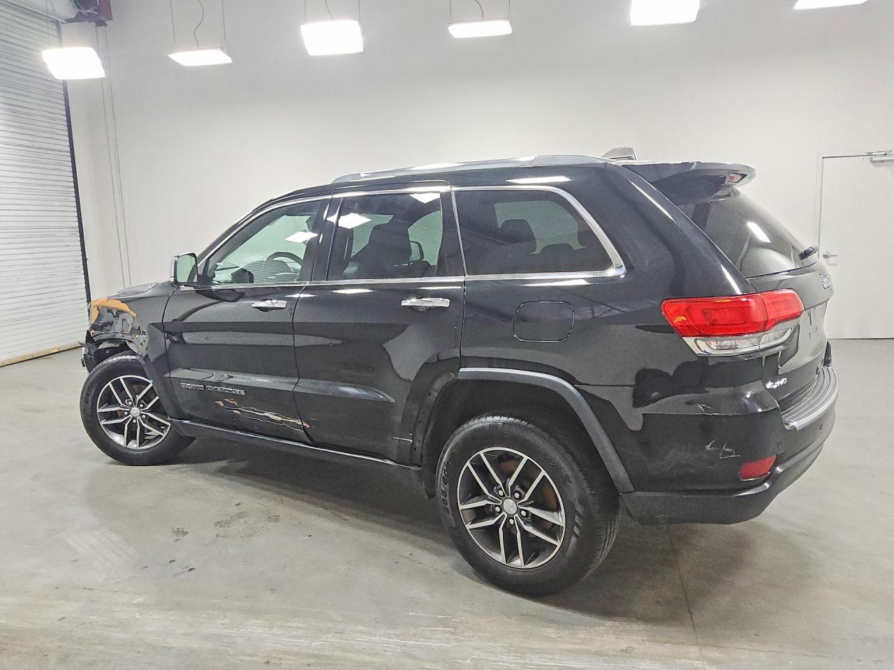 2018 Jeep Grand cher VIN 1C4RJFBG0JC405650 photo 2