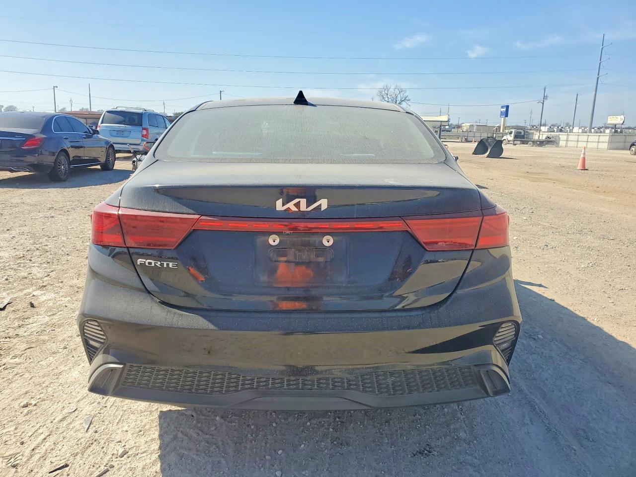 2023 Kia Forte lxs VIN 3KPF24AD7PE564582 photo 6
