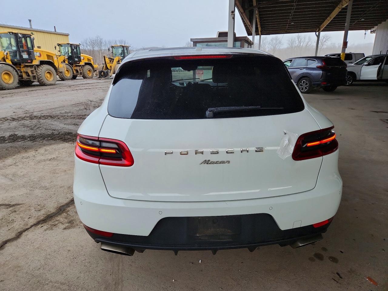 2017 Porsche Macan VIN WP1AA2A52HLB83398 photo 6