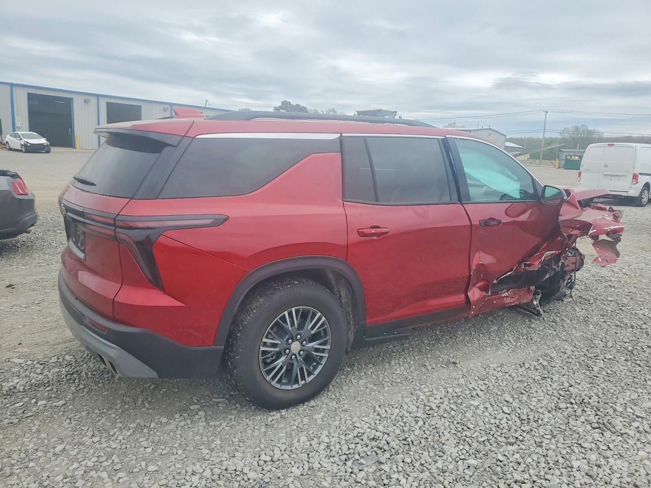 2026 Chevrolet Traverse VIN 1GNEVGKS3TJ140371 photo 3