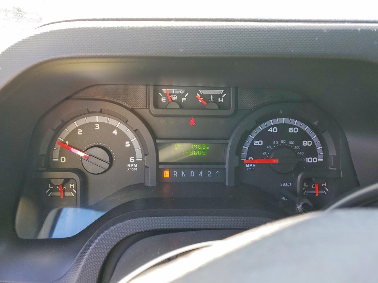 2019 Ford Econoline VIN 1FDXE4FSXKDC16865 photo 9