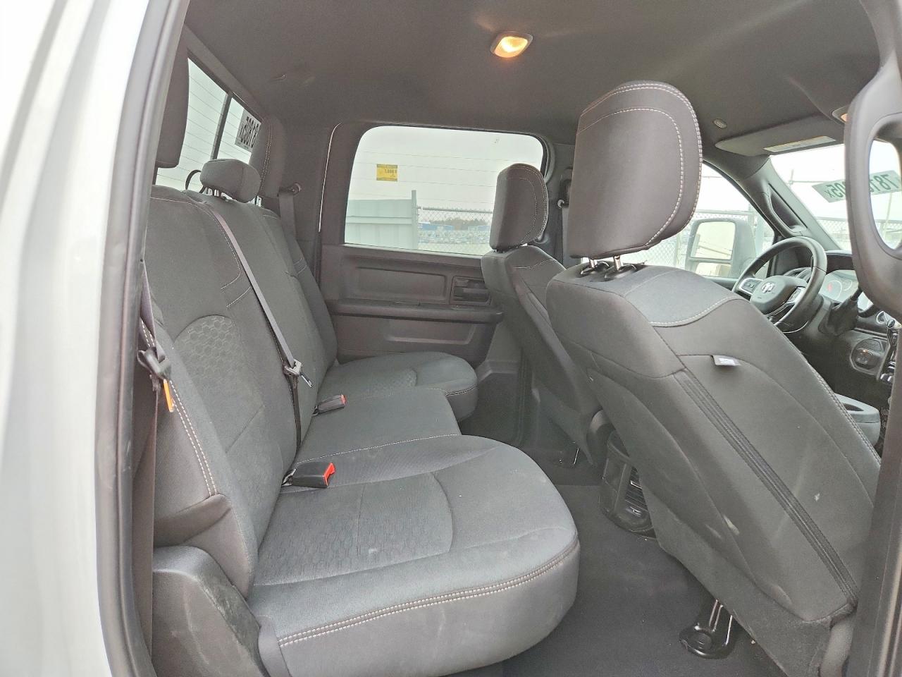 2025 Ram 3500 VIN 3C63R3GL7SG540391 photo 10