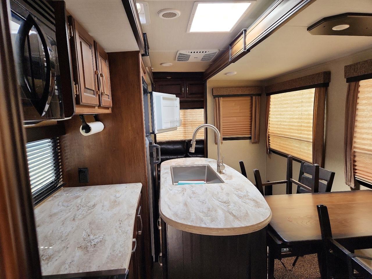 2019 GRAND Reflection VIN 573TR3427K3410658 photo 6