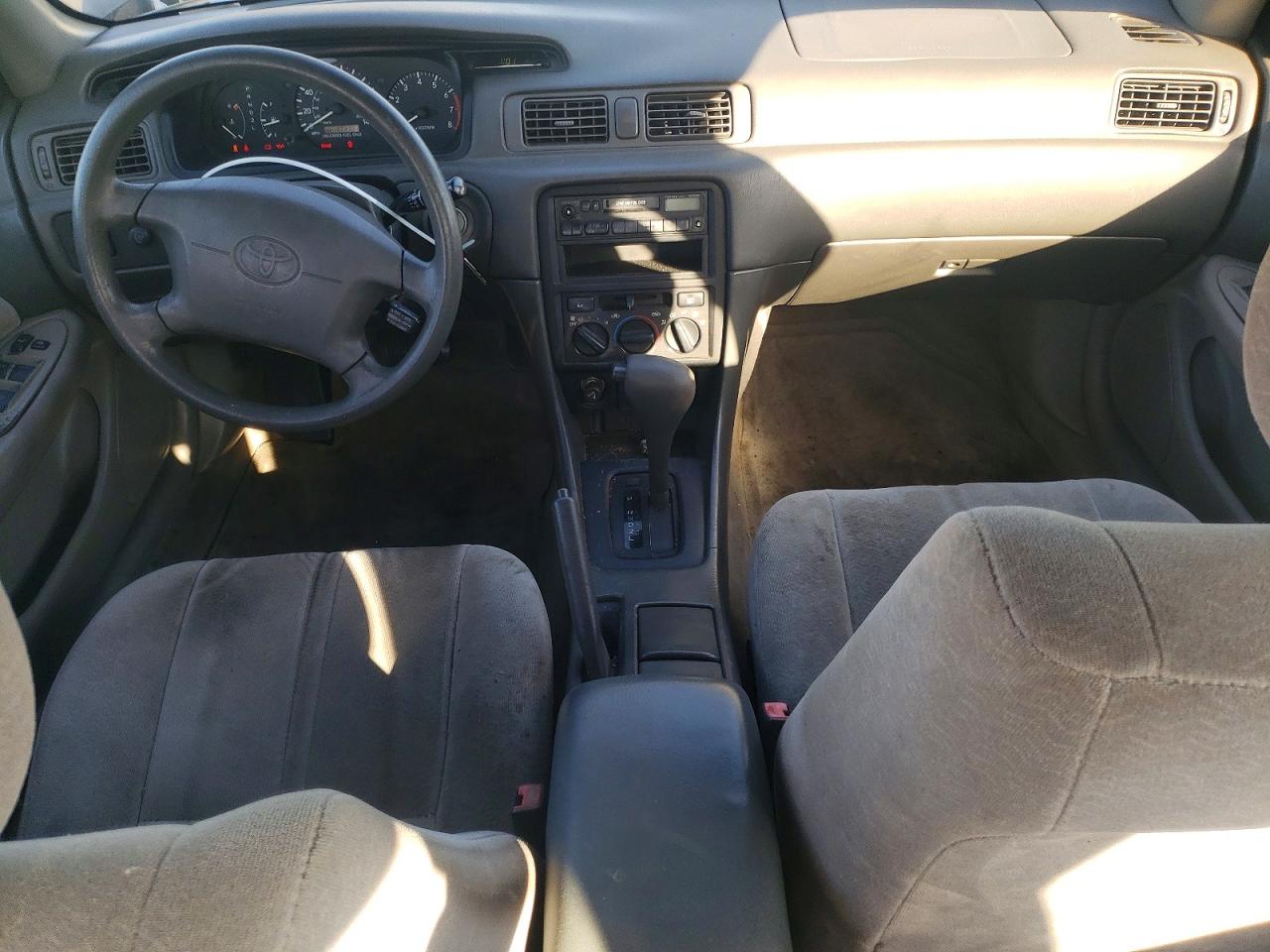 1997 Toyota Camry VIN JT2BF22K0V0039494 photo 8