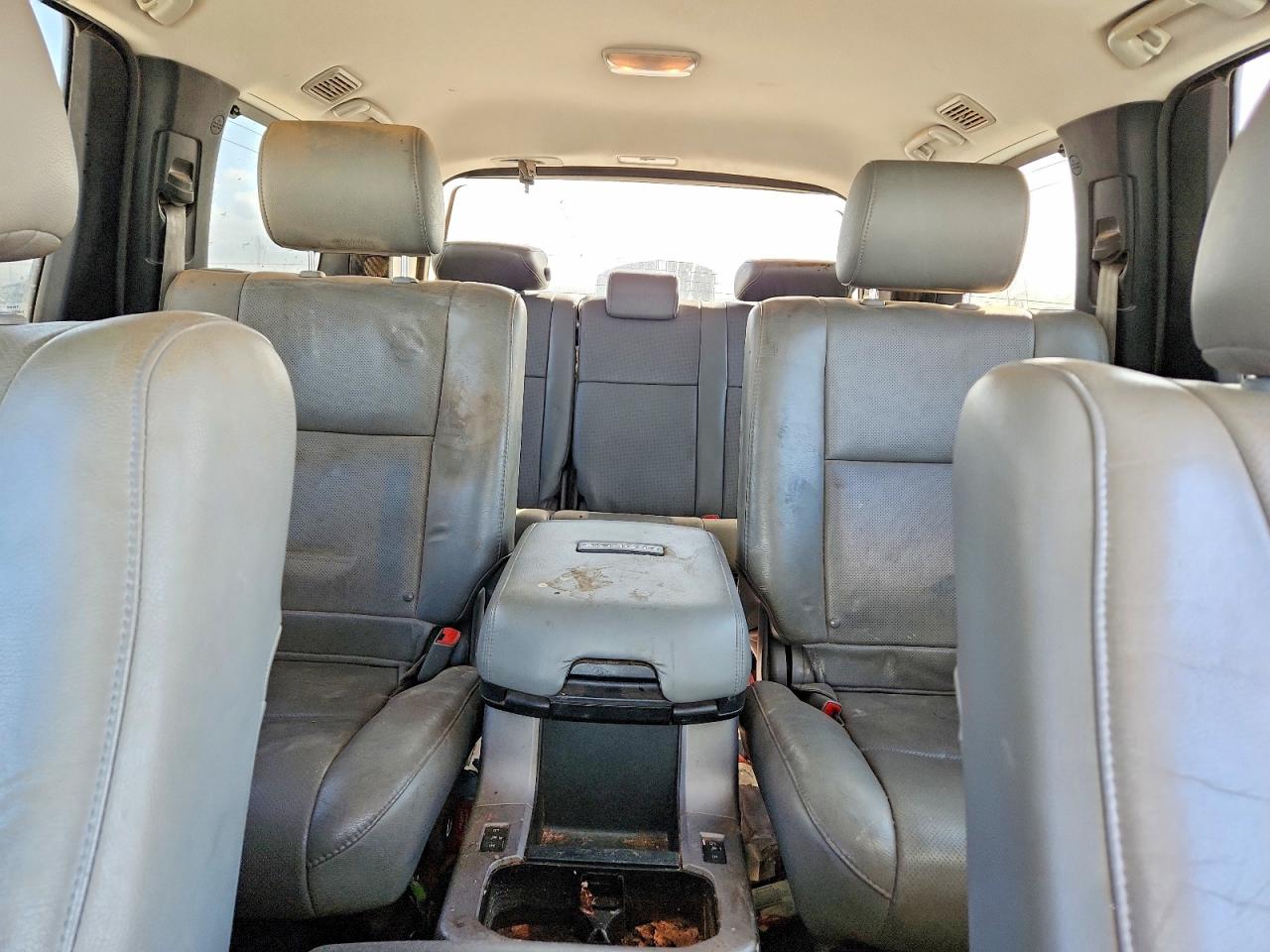 2013 Toyota Sequoia VIN 5TDYY5G12DS044396 photo 10