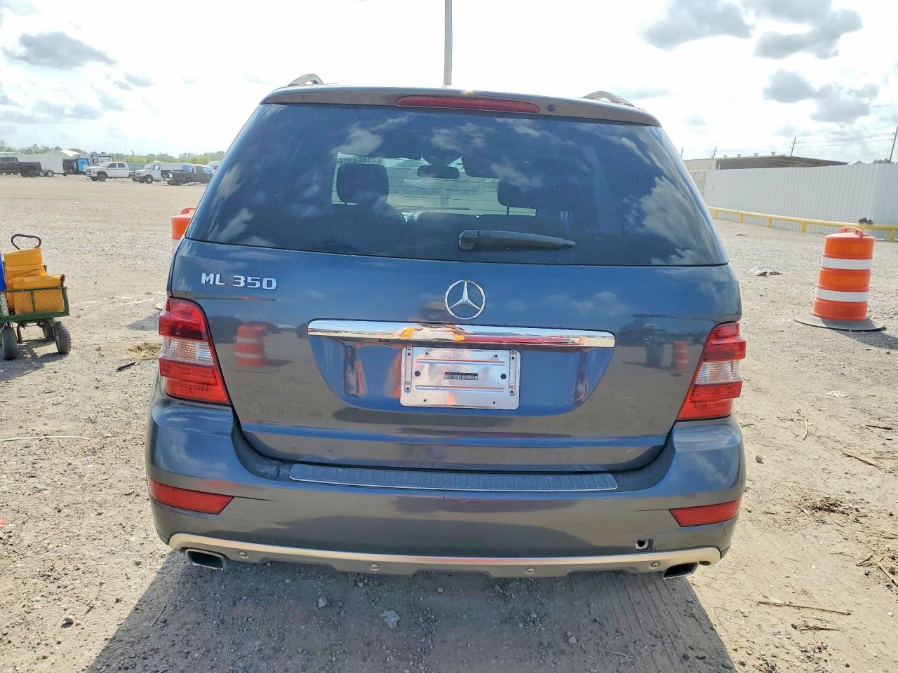 2010 Mercedes-Benz M-class VIN 4JGBB5GB5AA624049 photo 6