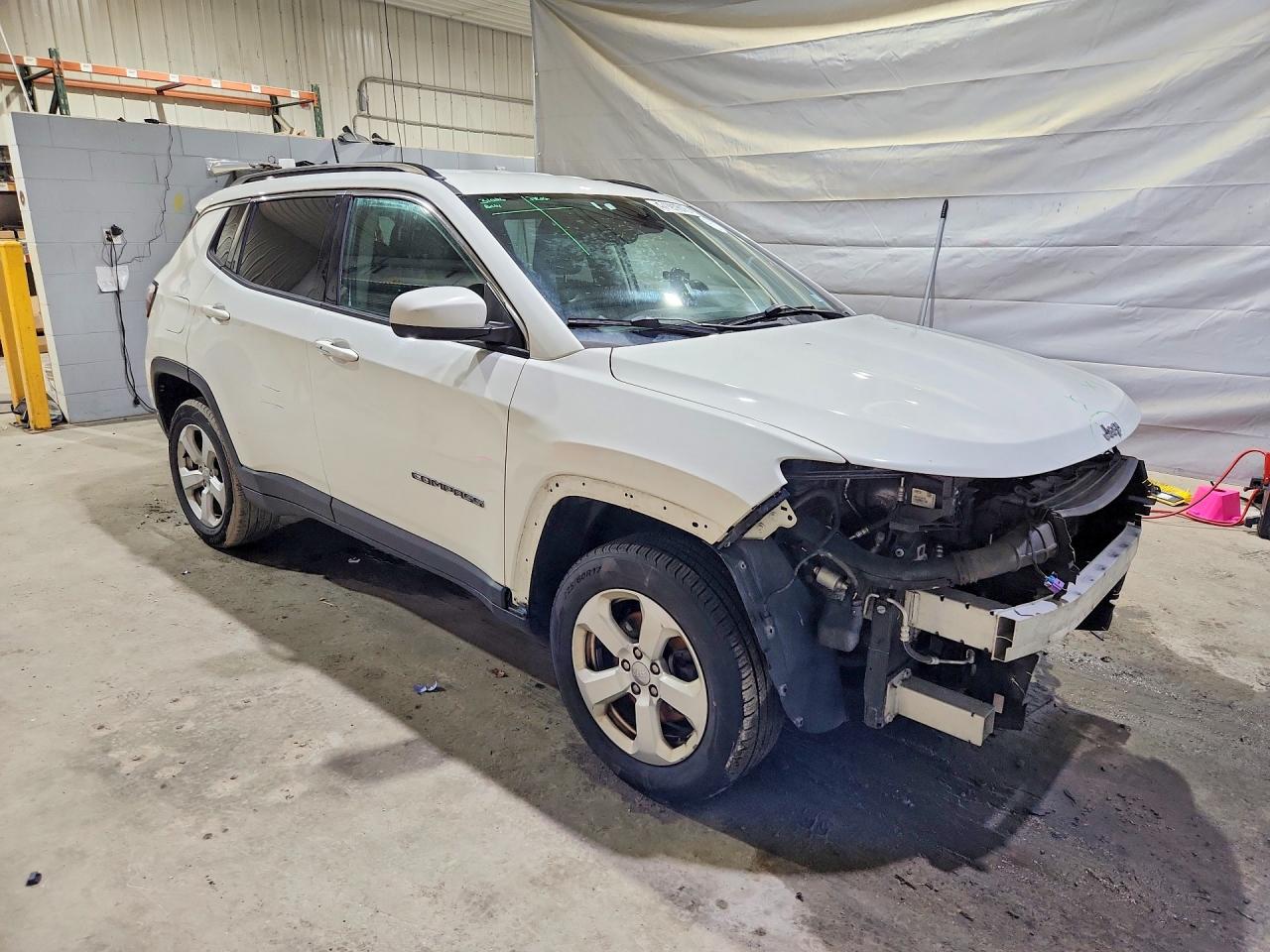 2018 Compass VIN 3C4NJDBB8JT231676 photo 4