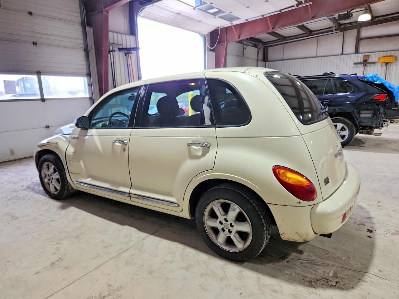 2005 Chrysler Pt cruiser VIN 3C8FY68805T627502 photo 2