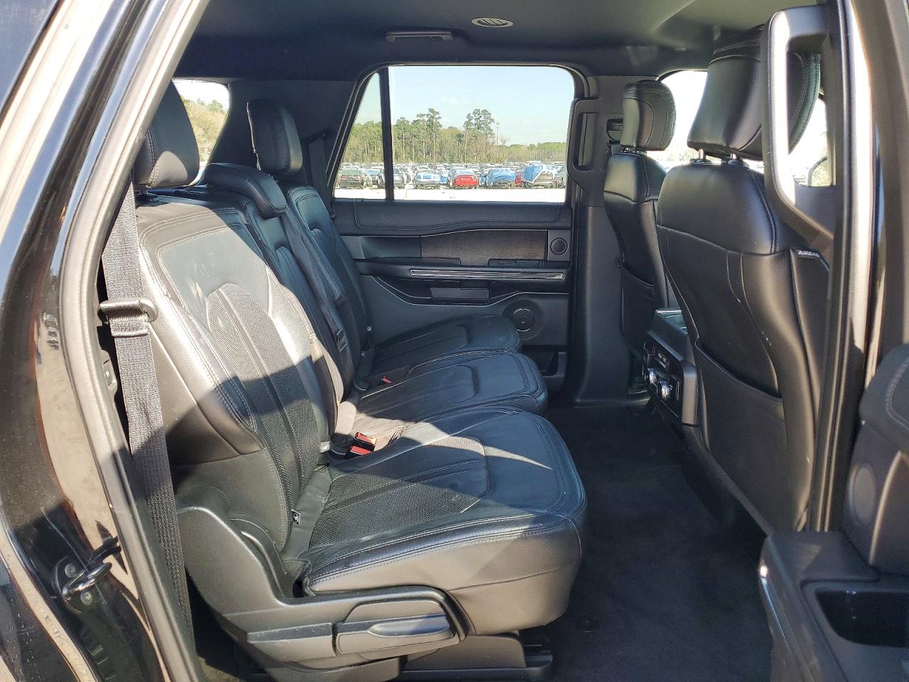 2018 Ford Expedition VIN 1FMJK2AT3JEA39698 photo 11