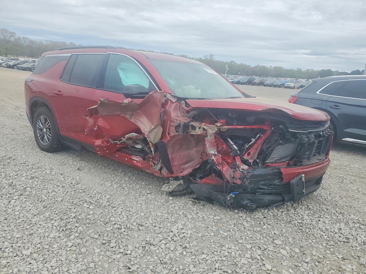 2026 Chevrolet Traverse VIN 1GNEVGKS3TJ140371 photo 4