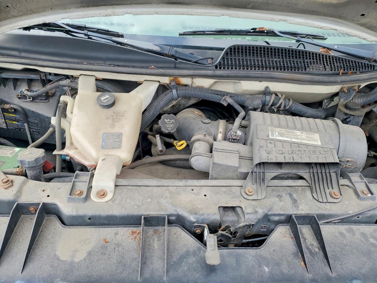 2008 Chevrolet Express VIN 1GCGG25C981155323 photo 12