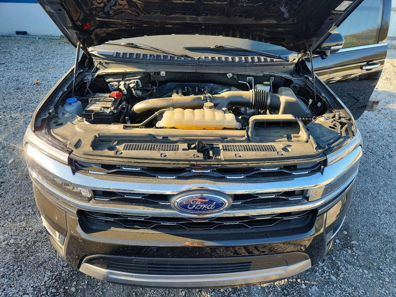 2024 Ford Expedition VIN 1FMJU1K81REA97903 photo 12