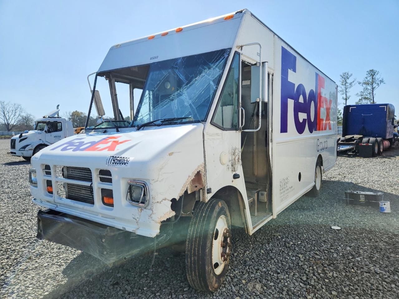 2005 UTILITY All models VIN 4UZAARBW65CU66959 photo 2