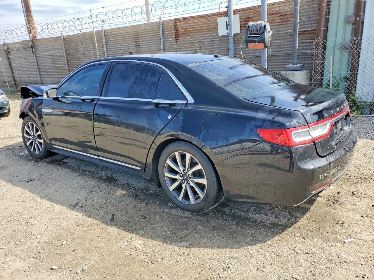 2017 LINCOLN Continentl VIN 1LN6L9UK0H5601565 photo 2
