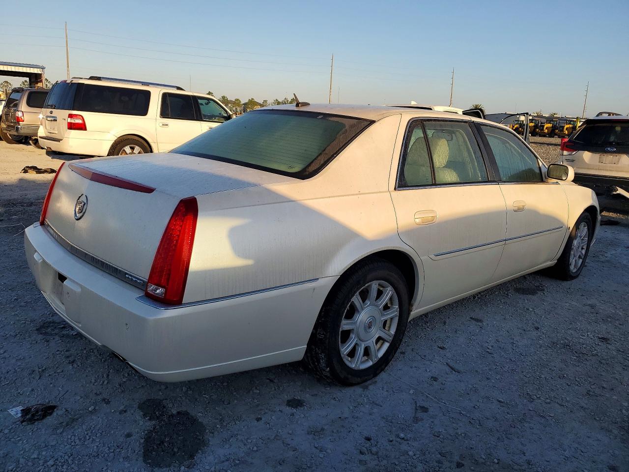 2008 Cadillac Dts VIN 1G6KD57Y38U141450 photo 3