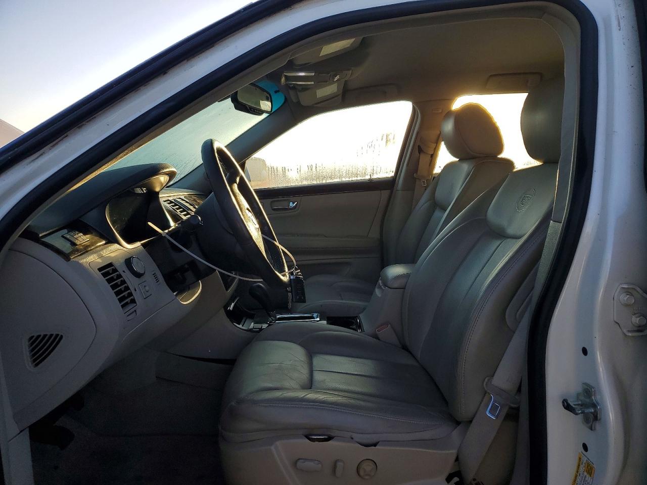 2008 Cadillac Dts VIN 1G6KD57Y38U141450 photo 7