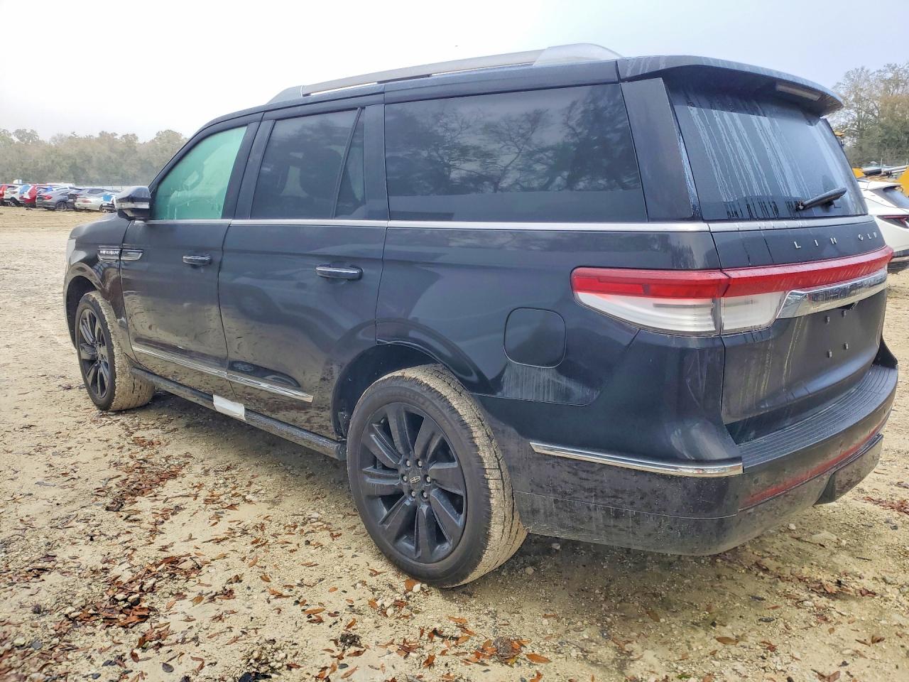 2023 Lincoln Navigator VIN 5LMJJ2LGXPEL10846 photo 2
