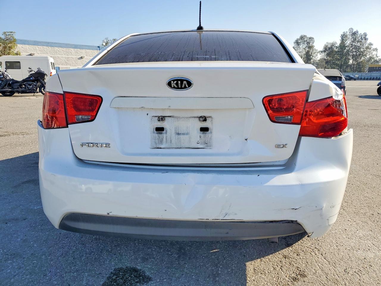 2011 Kia Forte VIN KNAFU4A23B5413832 photo 6