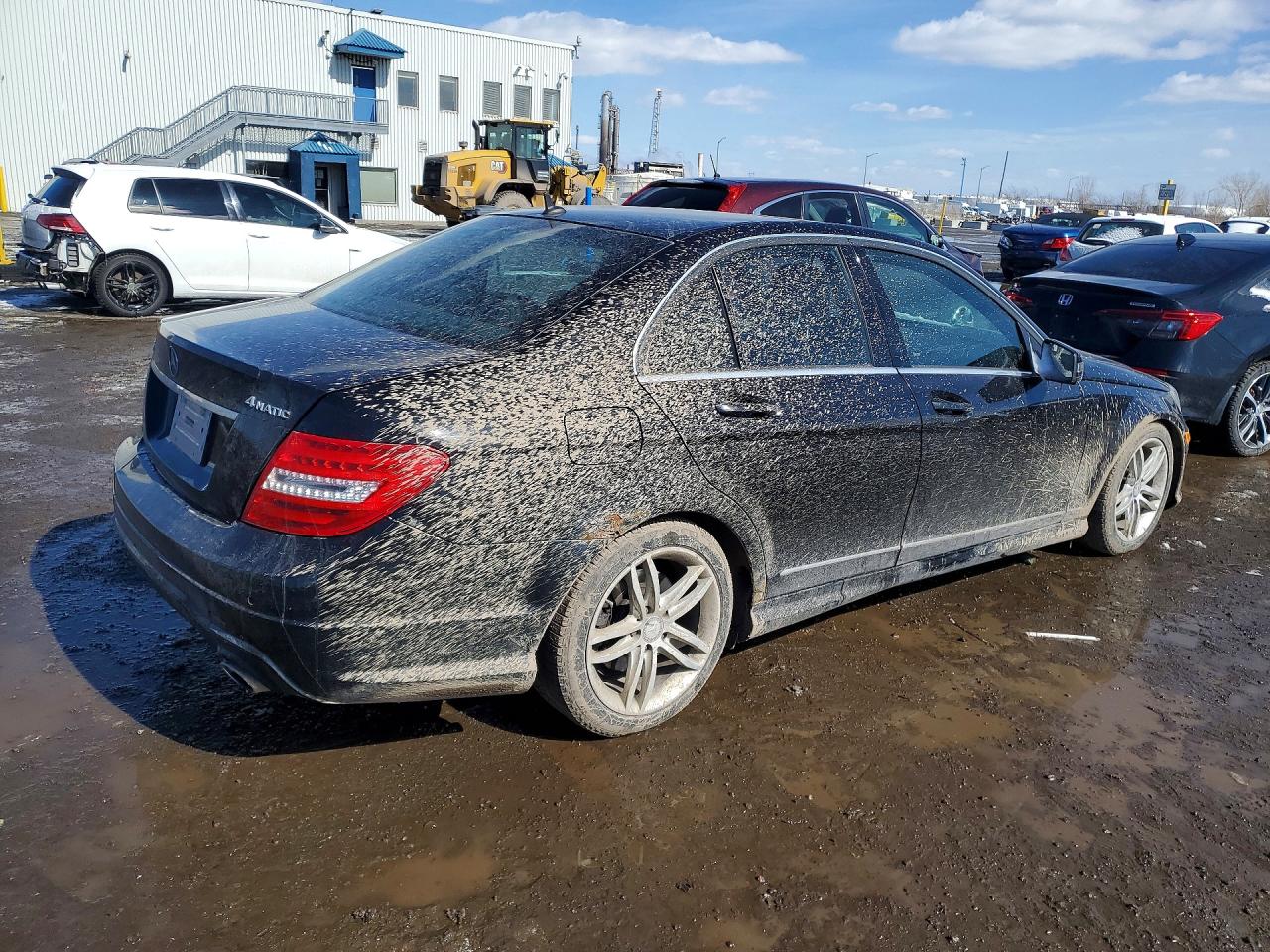 2013 Mercedes-Benz C class VIN WDDGF8AB6DA769216 photo 3