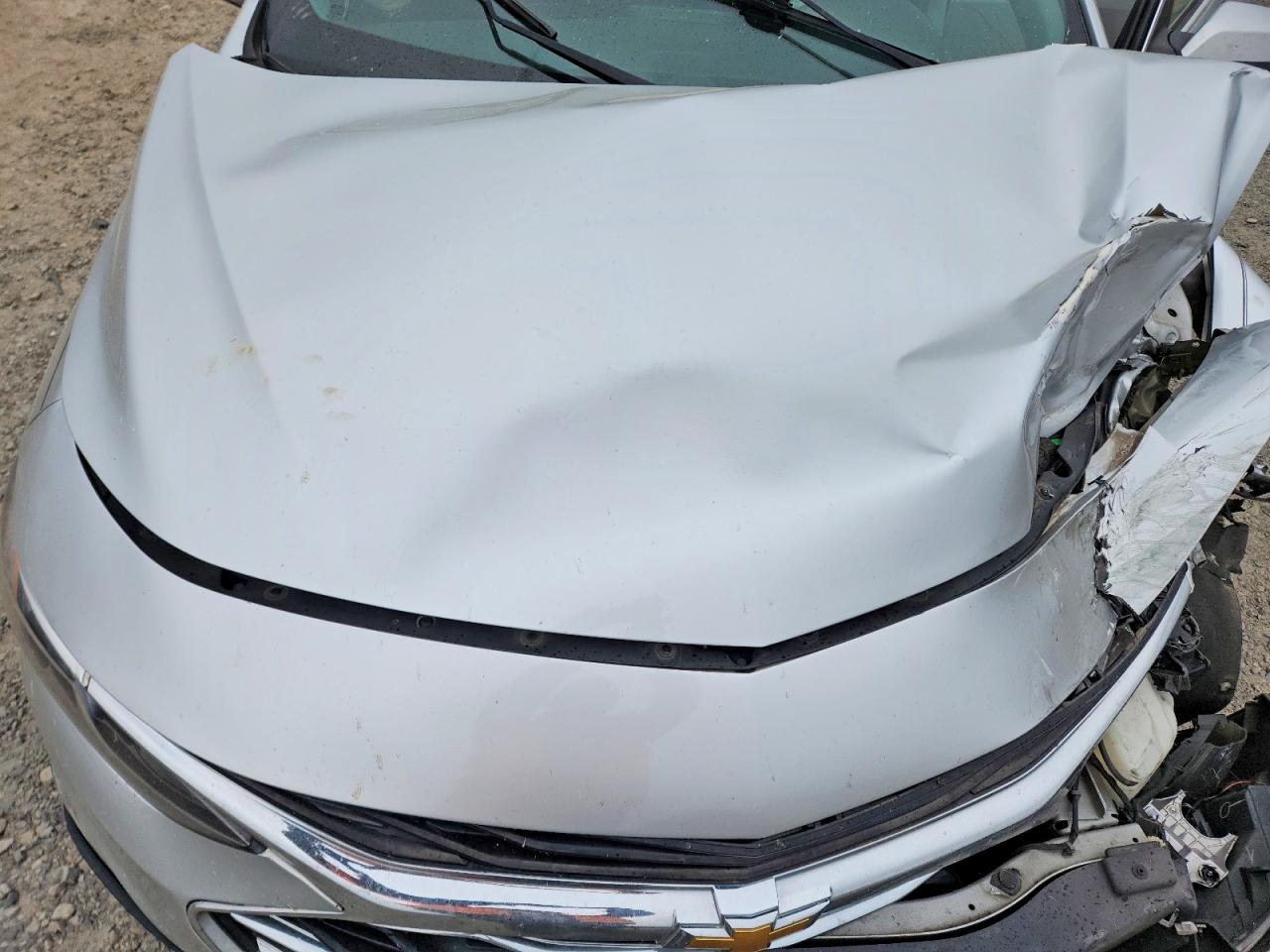 2019 Chev Malibu VIN 1G1ZD5ST8KF206241 photo 11