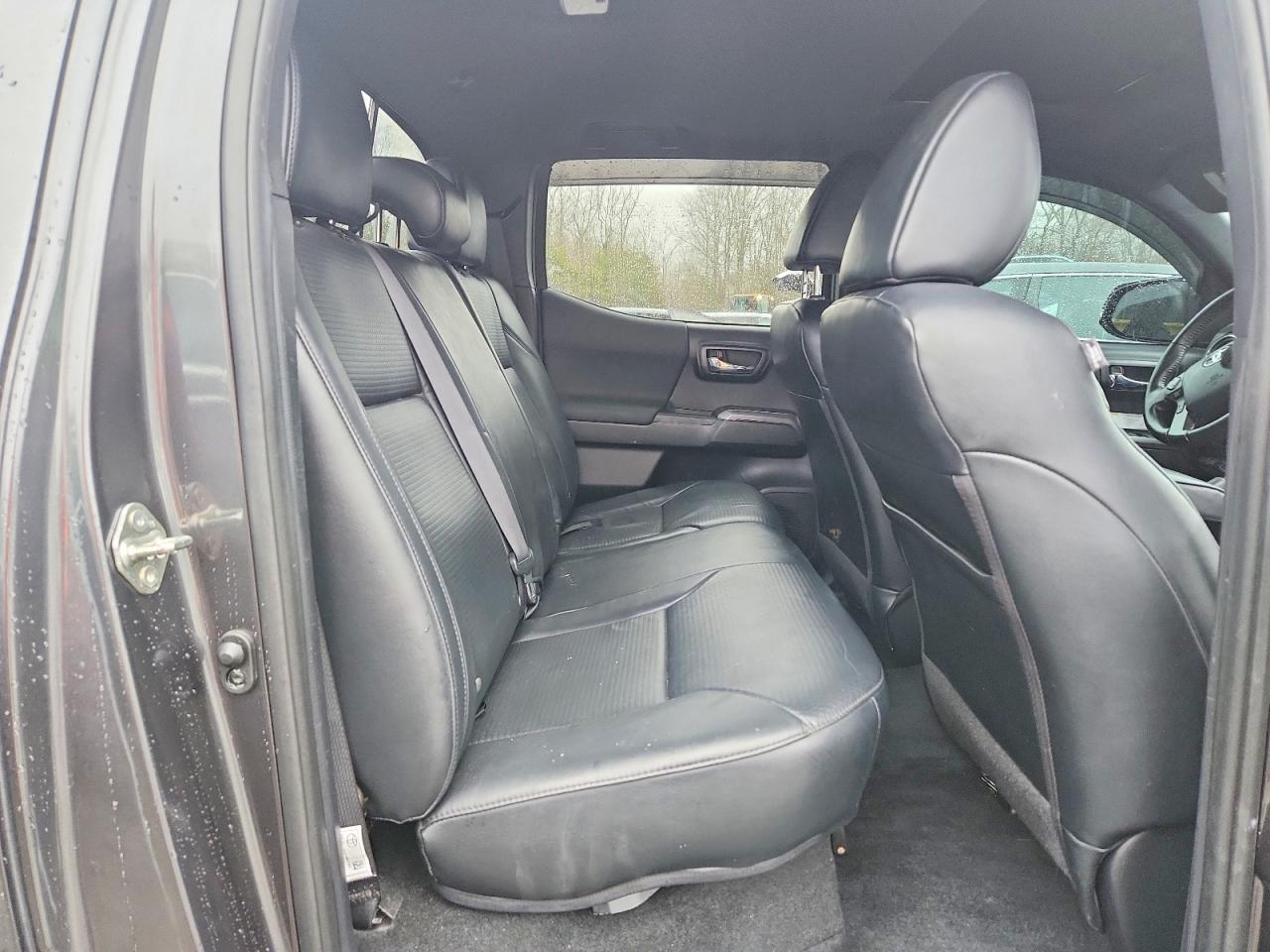2018 Toyota Tacoma trd VIN 3TMCZ5AN4JM131358 photo 10