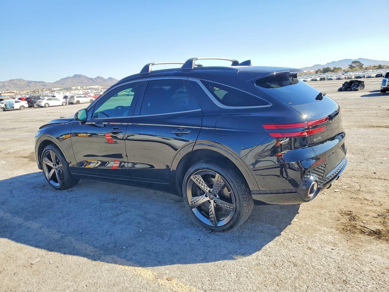 2023 Genesis Gv70 VIN KMUMADTB1PU118657 photo 2