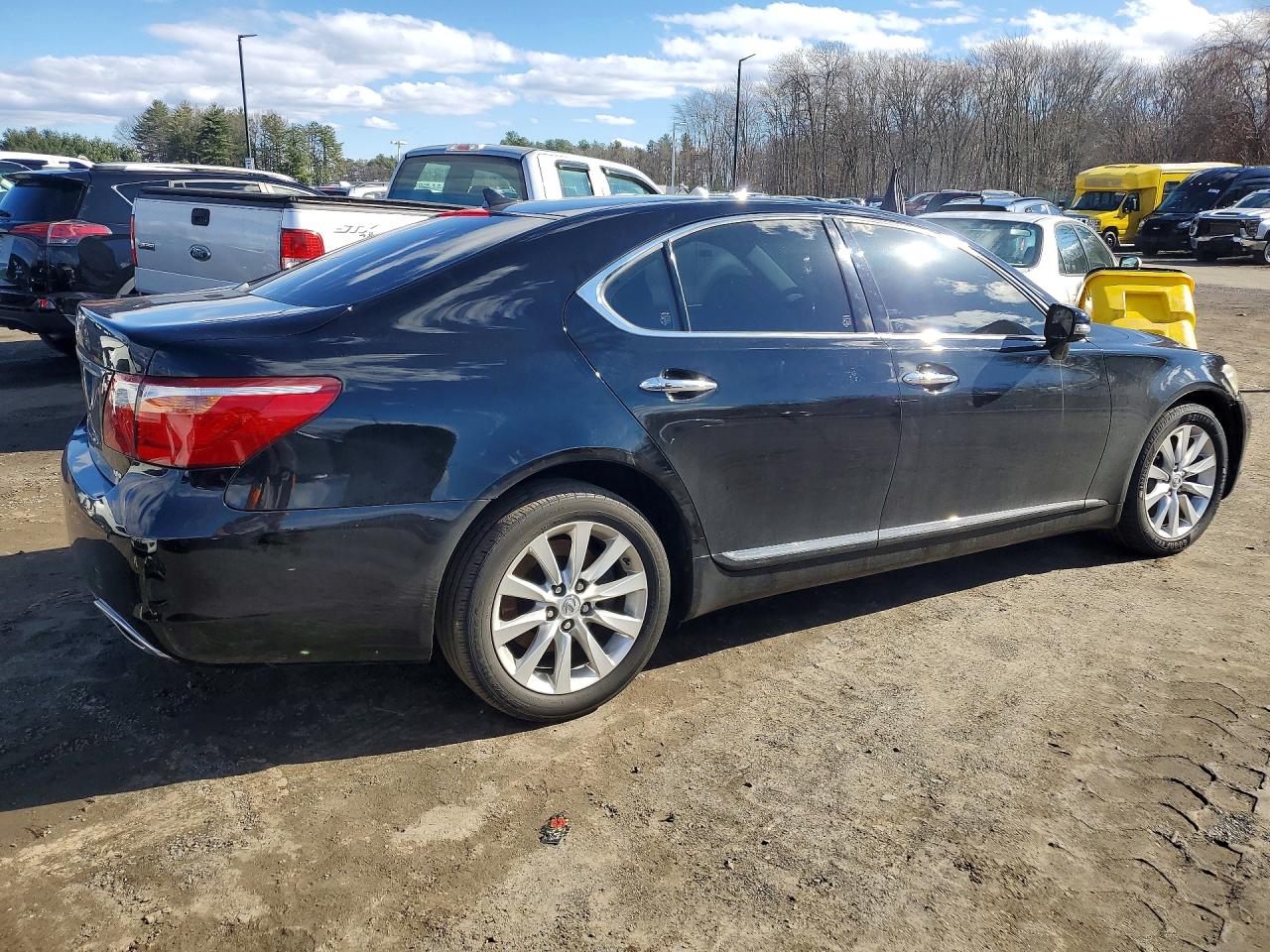 2011 Lexus Ls500 VIN JTHCL5EF8B5010410 photo 3