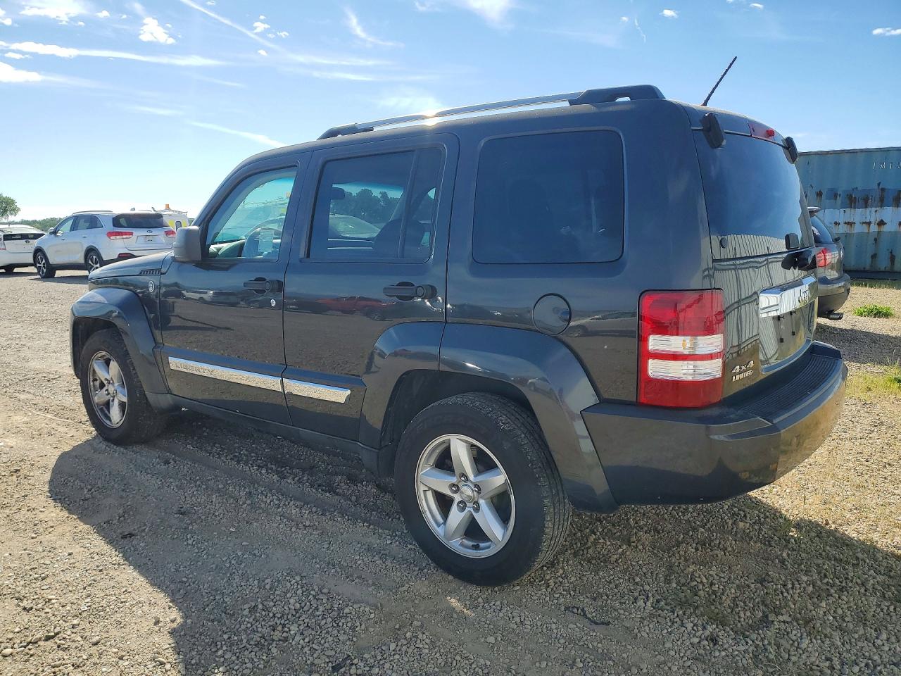 2011 Jeep Liberty VIN 1J4PN5GK9BW548206 photo 2