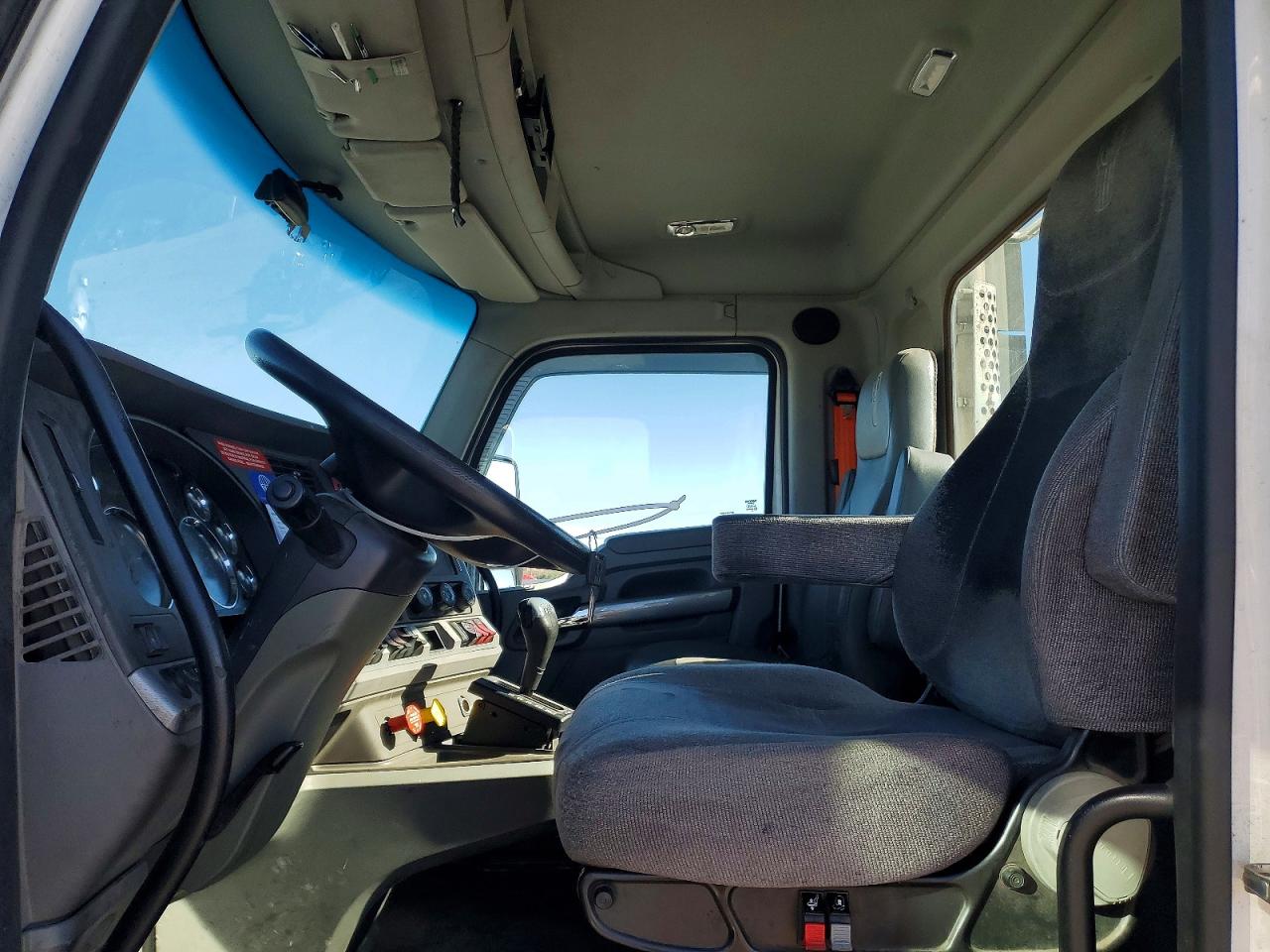 2014 KENWORTH All other VIN 1XKYA48X8EJ402623 photo 5