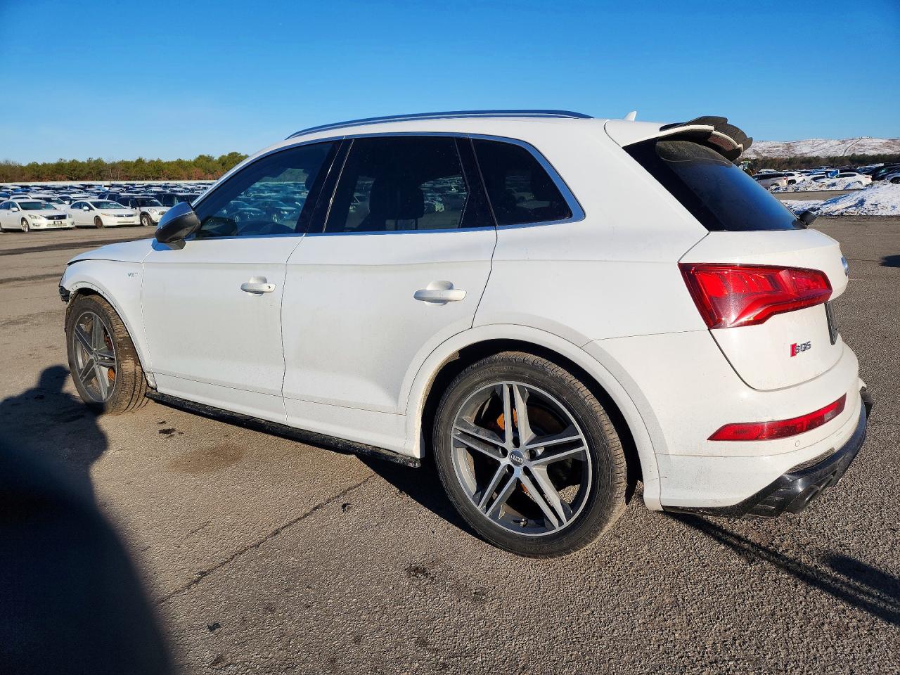 2018 Audi Sq5 VIN WA1C4AFY1J2228139 photo 2