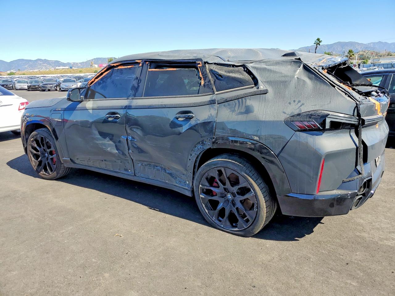 2024 BMW Xm VIN 5YM23CS08R9W83614 photo 2