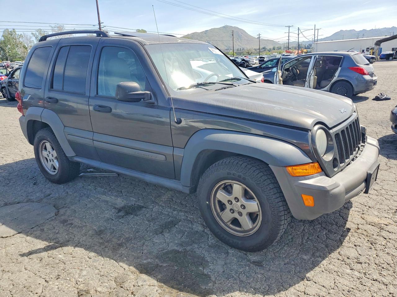 2006 Jeep Liberty VIN 1J4GK48K16W170843 photo 4