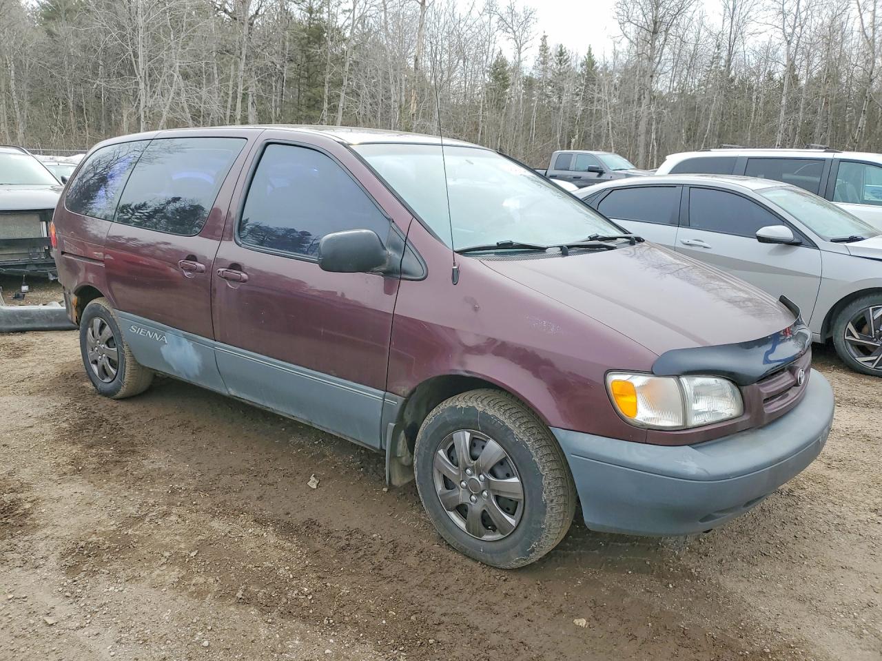 2000 Toyota Sienna VIN 4T3ZF19C6YU236443 photo 4