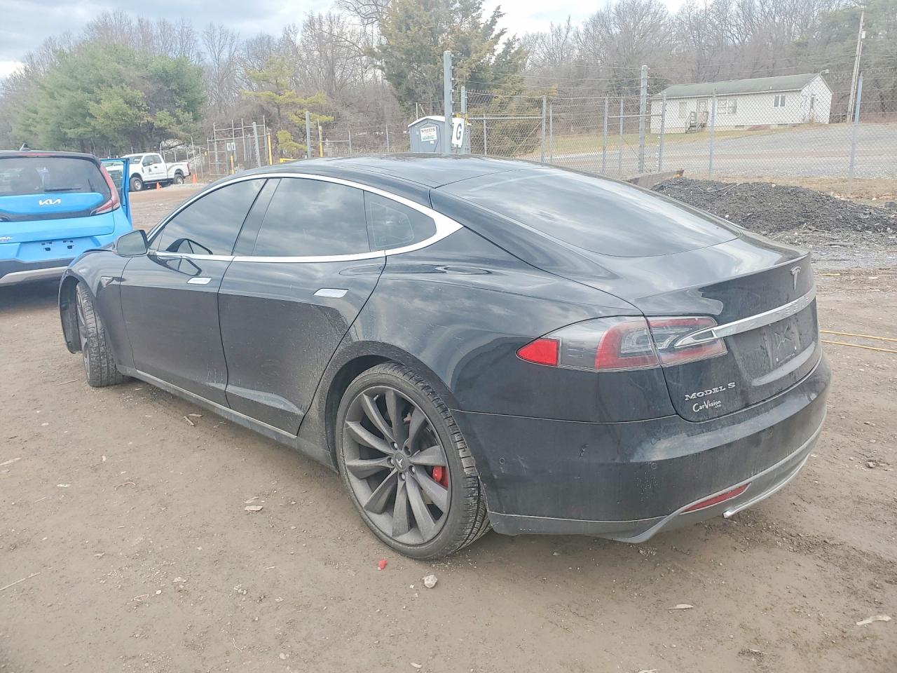 2015 Tesla Model s VIN 5YJSA1E43FF118352 photo 2