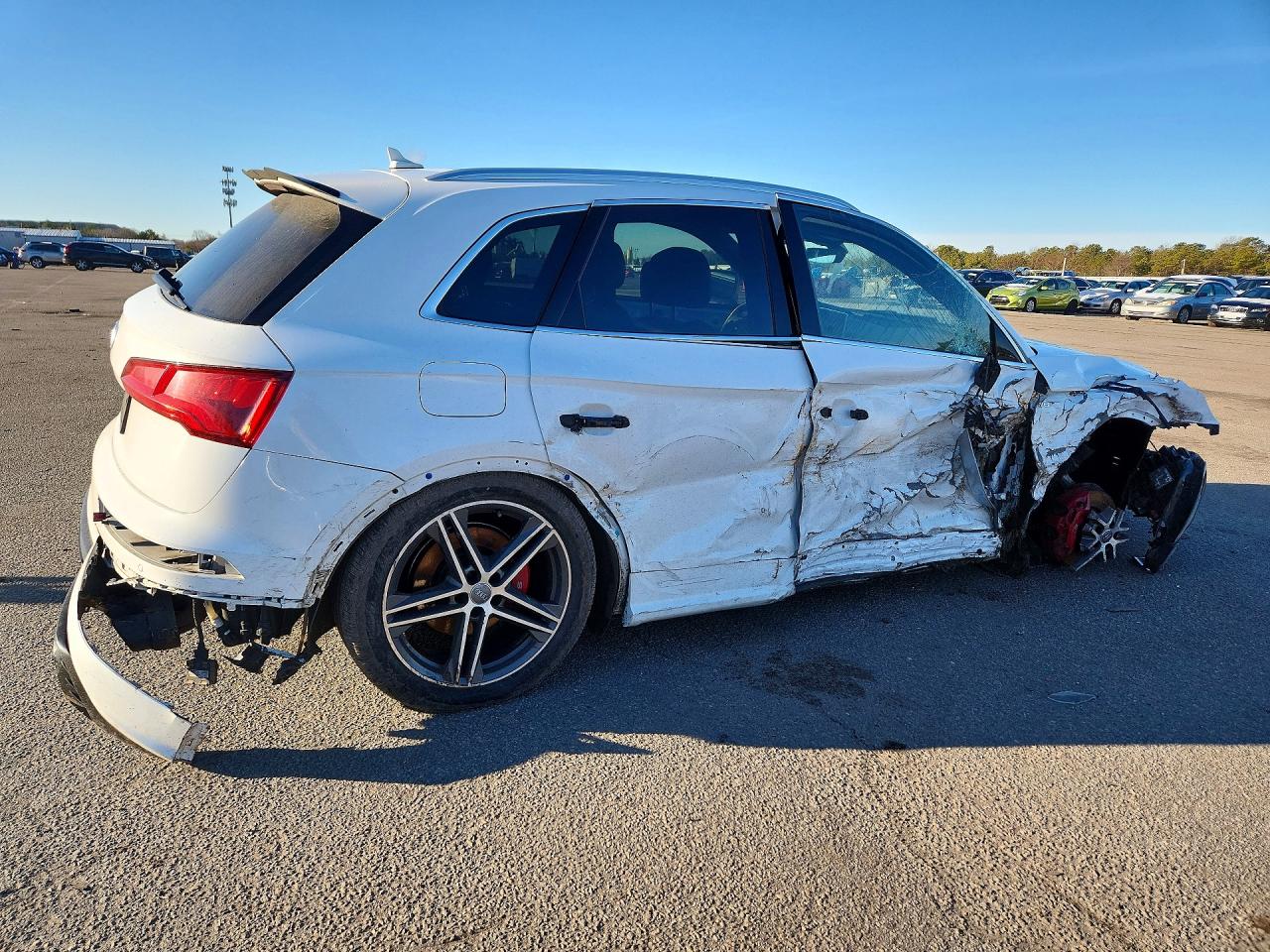 2018 Audi Sq5 VIN WA1C4AFY1J2228139 photo 3